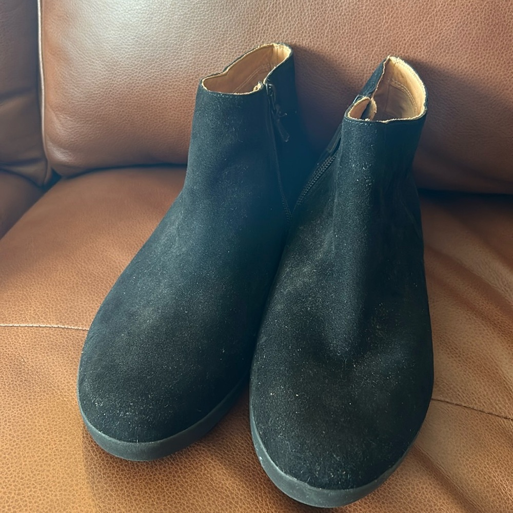 Women fit flop bootie